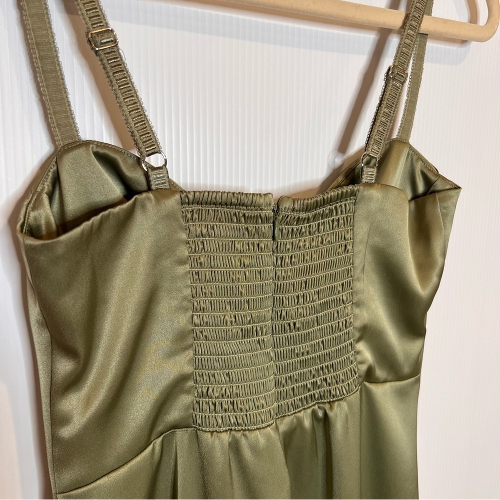 NWT REFORMATION Stormi‎ Satin Midi Dress in Artichoke. Size 2 - Picture 7 of 11